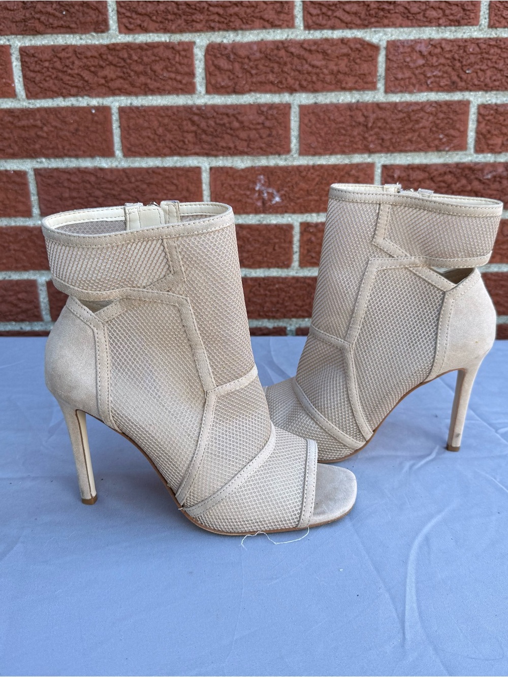 Jessica Simpson Champagne Mesh Peep Toe Stiletto Booties Size 8